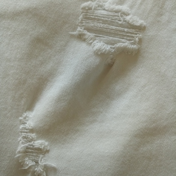 Dollhouse Distressed Roll-up Casual Shorts - Picture 5 of 8